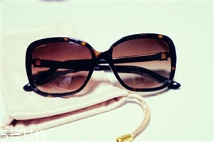 戴太阳镜头晕怎么回事,眼镜戴的头晕怎么办