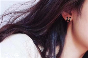 耳钉后面是圆的怎么带图片,后面是圆的耳钉怎么戴 耳钉后面是圆的怎么带图片,后面是圆的耳钉怎么戴