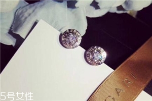 耳钉银针变黑还能戴吗?,银针耳钉黑了怎么办