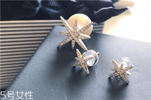 耳钉必须纯银的吗,戴不是纯银的耳钉会怎么样