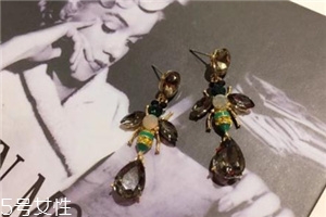 梦见耳环掉了一只什么预兆,耳环掉了一只什么预兆 其中的寓意你要知道