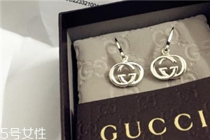 耳环多久换一次比较好,耳环多久换一次