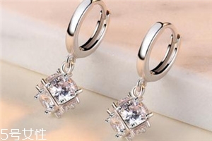 耳朵上的耳环取不下来了怎么办,耳环取不下来怎么办