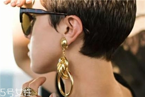 耳环可以用碘伏消毒吗?,可以用碘伏给耳环消毒吗