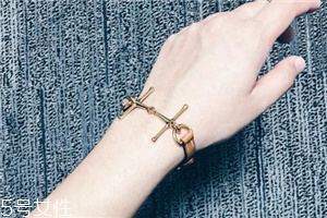 手链不亮了怎么办,手链不亮了怎么清洗