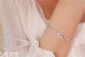 手链什么颜色好看,手链什么颜色好看绳子