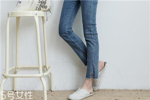 侧开叉牛仔裤如何搭配鞋子,侧开叉牛仔裤好看吗