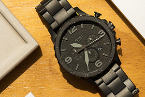 fossil手表电池更换教程,fossil手表拆后盖