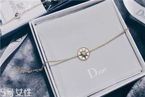 两个手腕可以同时戴手链吗,可以两只手都戴手链吗