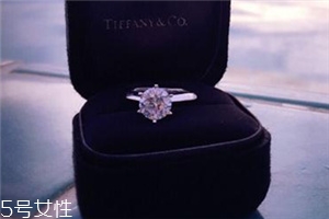 戒指上面刻什么字比较好?,可以刻字的戒指品牌