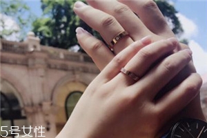 结婚戒指一直戴着吗,戒指要一直戴着吗