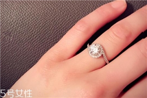 戒指为什么戴左手无名指,戒指为什么戴左手