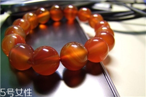 玛瑙和银可以戴在一起么,银饰和玛瑙能一起戴吗