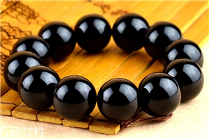 黑玛瑙手链多少颗好,黑玛瑙手串图片