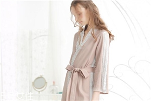 睡衣是纯棉的好还是冰丝的好?,冰丝睡衣和纯棉睡衣哪个更好