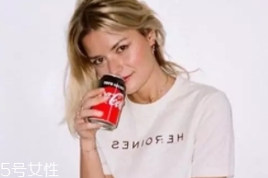 拍照摆姿势技巧,什么姿势拍照好看