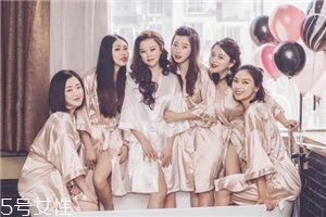 睡衣系带怎样系,睡衣腰带的系法图解