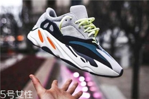 yeezy700真假对比,yeezy700真假对比细节 yeezy700真假对比,yeezy700真假对比细节
