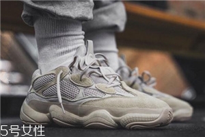 yeezy500偏码吗,yeezy500偏码吗 女生