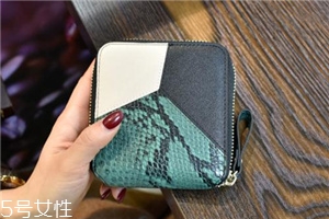 包包长毛了怎么清洗,钱包脏了怎么清洗