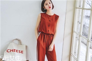 纯色连体裤搭配什么鞋子,纯色连体裤