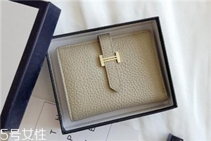 钱包是牛皮好还是羊皮好?,羊皮钱包和牛皮钱包哪个好