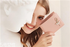 钱包可以用红色吗,钱包可以用红色吗风水 钱包可以用红色吗,钱包可以用红色吗风水