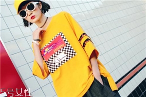 明黄色T恤外搭,明黄色T恤男生