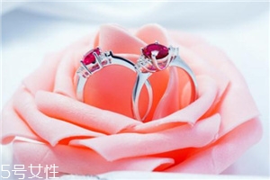 碧玺戒指一般多少钱一克,碧玺戒指的价格