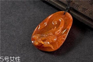 红翡翠值钱吗?,翡翠和红宝石哪个价值高
