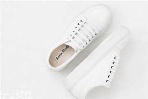 如何清理小白鞋使它变白,小白鞋怎么清洗