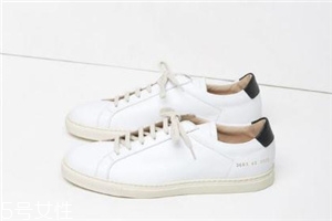 帆布小白鞋发霉了怎么洗掉,发霉的小白鞋怎么才能洗干净 帆布小白鞋发霉了怎么洗掉,发霉的小白鞋怎么才能洗干净