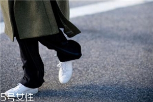 小白鞋的折痕怎么处理,小白鞋鞋头有折痕 小白鞋的折痕怎么处理,小白鞋鞋头有折痕