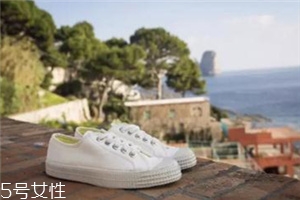 清洗小白鞋的清洗剂什么品牌的好,小白鞋清洗剂哪个牌子好