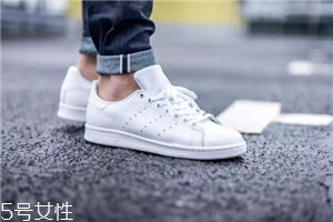 小白鞋可以用84洗吗,84可以用来洗白鞋吗