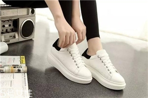 小白鞋会不会越穿越大,鞋子会越穿越小吗