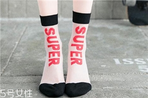 耐克袜子分左右吗,袜子分左右吗?