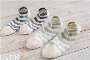 袜子上面的lr是什么意思,袜子上的LR 袜子上面的lr是什么意思,袜子上的LR