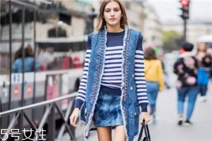 什么衣服配马甲好看,马甲配什么衣服最搭