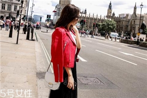 皮衣磨白了怎么修复,黑色皮衣磨白了怎么办