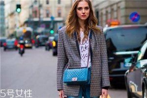 男士西装外套搭配什么裤子,西装外套搭配什么裤子好看