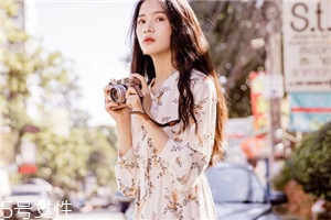 印花裙,印花裙配什么上衣好看