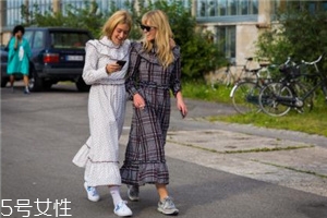 长袖连衣裙配什么鞋子好看,长袖连衣裙配什么鞋子好看图片 长袖连衣裙配什么鞋子好看,长袖连衣裙配什么鞋子好看图片