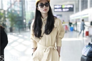 工装连体裤怎么搭配鞋子,连体工装裤怎么搭配外套