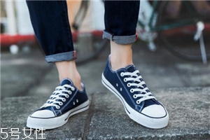 烘干机可以放鞋子吗,鞋子可以放进烘干机烘干吗