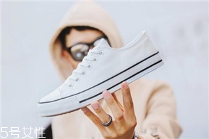 鞋子可以用刷子刷吗,刷帆布鞋用什么刷的干净