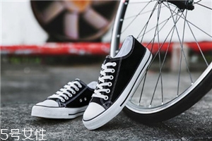 匡威帆布鞋可以水洗吗,帆布鞋可以水洗吗 匡威帆布鞋可以水洗吗,帆布鞋可以水洗吗