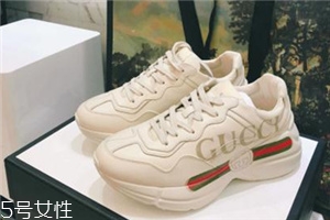 gucci的老爹鞋,gucci老爹鞋女鞋后面有标志么