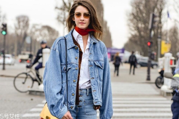 牛仔外套买什么颜色好看,牛仔外套潮牌排名