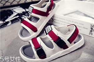 凉鞋开胶怎么办三个快速修补的方法,凉鞋开胶怎么办?